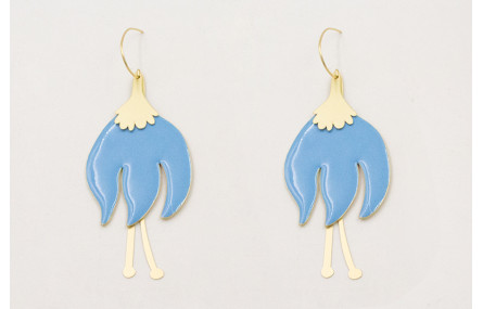 Pendientes gancho sencillo con flor plana esmaltad