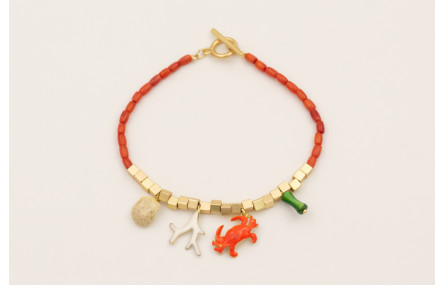 Pulsera con micro tubos de coral, cubos dorados ma