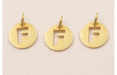 Colgante letra F 10mm Baño Oro 18K, 3Micras