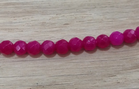 Facetada JADE 4mm Fuxia