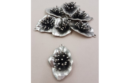 Flor estambres 30*20mm Plata Vieja