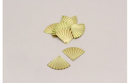 Cogante Triángulo plisado 20*15mm Oro Mate