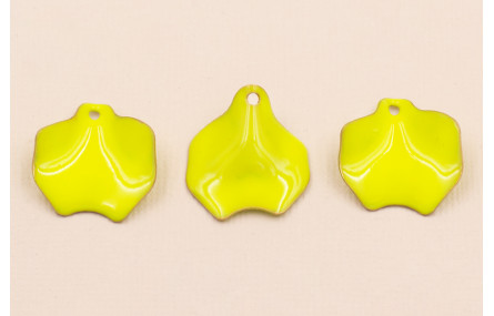 Pétalo Irregular Esnaltado Lima 22*20 mm