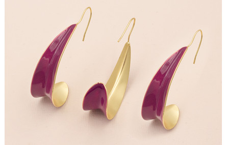 Pendiente pétalo curvado 50*25mm Oro Mate y Morado