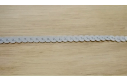 Tira de lentejuelas de 4mm Gris Claro