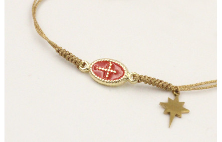 Pulsera hilo dorado palido con entrepieza cruz esm