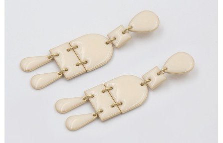 Pendientes esmlatados rosa claro con perno gotas, 