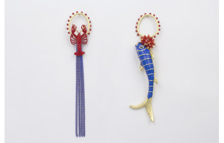 Pendientes asimetricos perno bolitas esmaltadas co