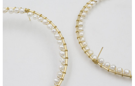 Pendientes maxi aro dorado con perlas naturles cos