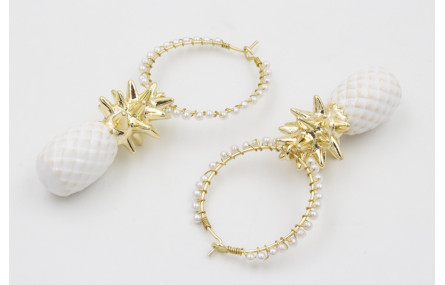 Pendientes aro mediano con perlas cosidas alrededo