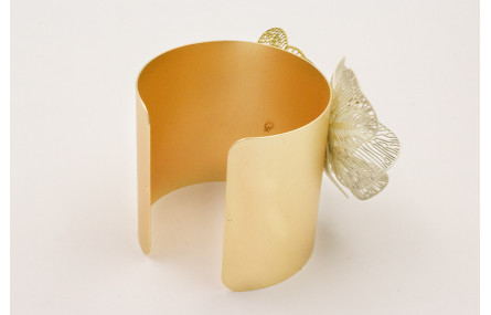 Brazalete rigido con alas mariposa esmalte mostaza