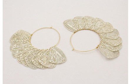 Pendientes aro grande dorado mate con alas redonde