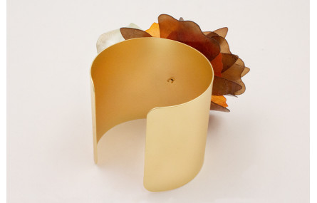 Brazalete con rosetón de lentejuelas, doradas,verd