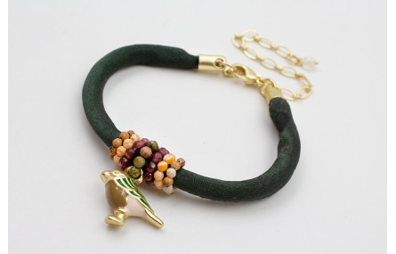 Pulsera de seda rellena color verde oscuro con ari