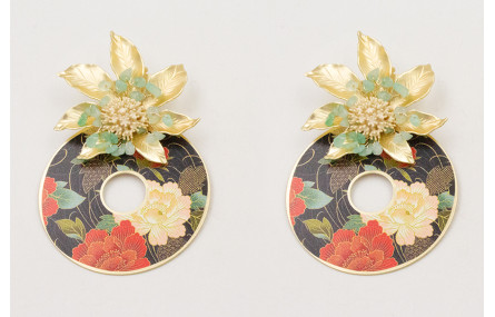 Pendientes perno semi ovalado dentado con colgante