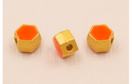 Entrepieza Hexagonal 5*5*4mm Oro Esmalte Naranja