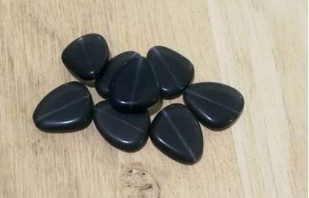 Gota triangular 22*18mm Gris