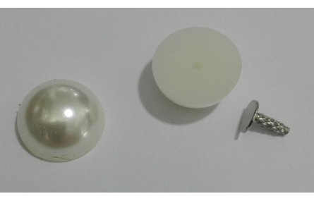 Media Perla 12mm con medio agujero y con remache