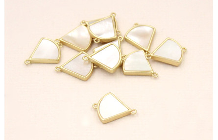 Pieza Gota Dorado Mate con Nacar engarzado 14*10mm