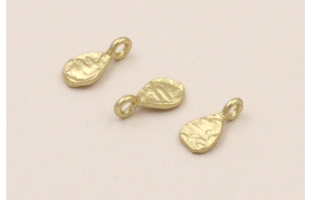 Colgante lámina labrada 8*4*1mm Dorado Mate