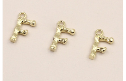 Colgante Letra F latón Dorado 15*10mm