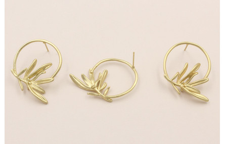 Pendiente Aro de 25mm con Rama Dorado Mate