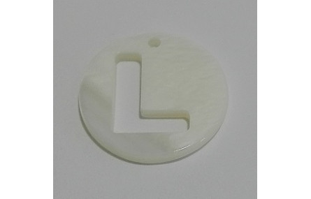 Letra calada 15mm Nacar L