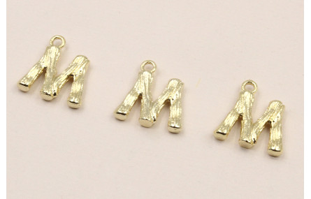 Colgante Letra M latón Dorado 15*10mm