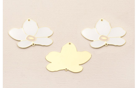 Pieza Flor Plana Dorado Mate 35*21mm  Blano y Rosa