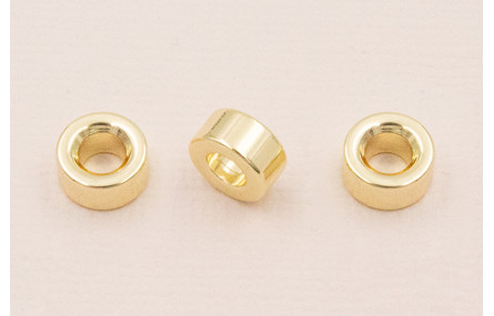 Aro de 8mm y 4 de grosor y 4 de agujero Oro