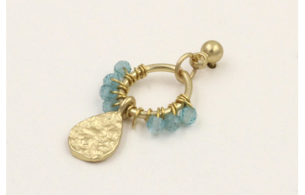 Single earrings bolitas azules y lamina labrada do