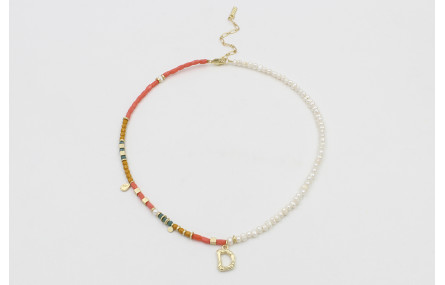 Collar con tubos facetados salmón, bolas mostazas,