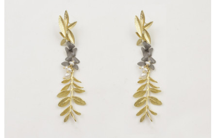 Pendiente pernops hojas con flores esmaltadas gris