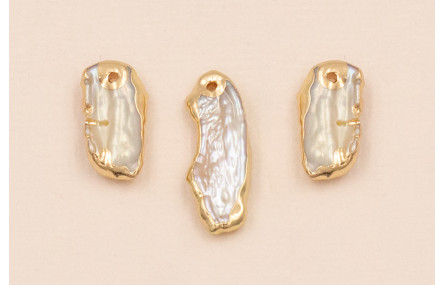 Chip Madreperla irregular 5-7*13-20mm bordes Oro