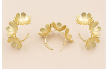 Pendiente Aro de 3 Flores de 23mm cada una O.Mate