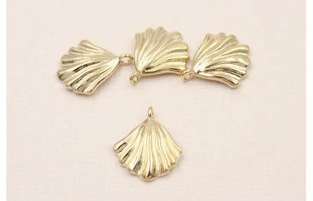 Colgante Almeja 16*14*2 Baño Oro 18K 3 micras