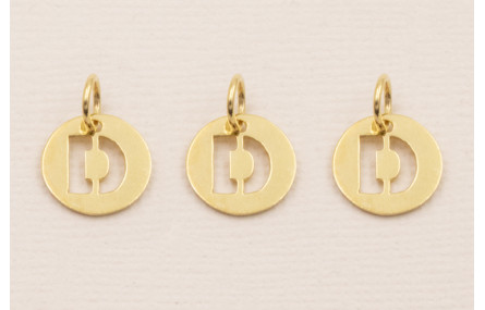 Colgante letra D 10mm Baño Oro 18K, 3Micras