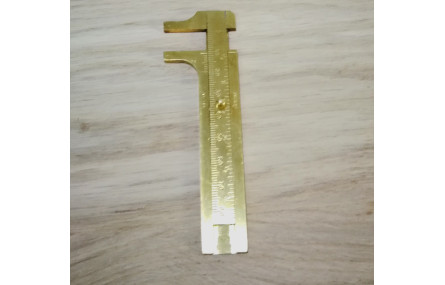 Calibre latón 10cms largo