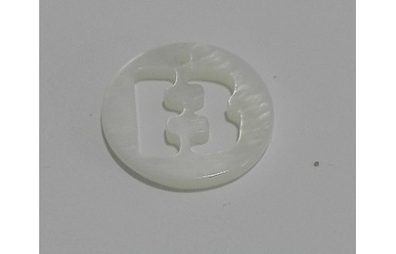 Letra calada 15mm Nacar B