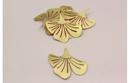 Flor de 3 pétalos 50*46mm Oro Mate