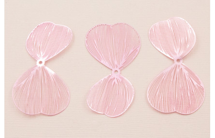 Cuenta Pareja de Pétalos 50*27mm Rosa Metálico