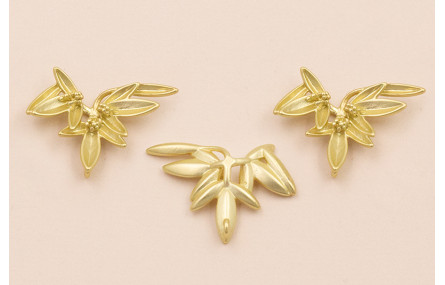 Colgante Hojas 25*17mm Oro Mate