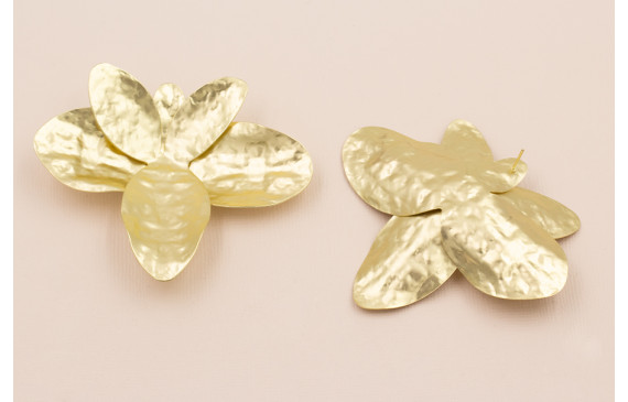 Pendiente Flor martilleada 85*67mm Oro Mate