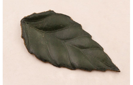 Hoja Cuero relieve 8*3,7 verde