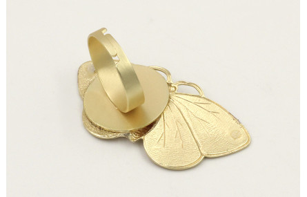 Anillo mariposa dorado mate. Es regulable