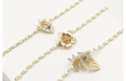 Pulsera cadena esmaltada blanca con hoja calada do