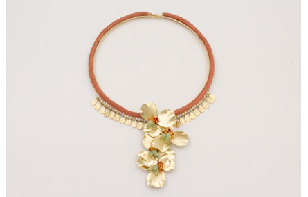 Collar lámina plana de seda rellena color cobrizo 