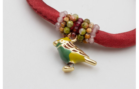 Pulsera de seda rellena color granate con aritos d