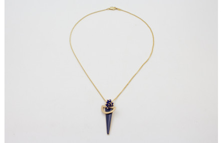 Collar cadena eslabón plano dorado mate con burruñ