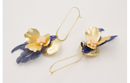 Pendiente eslabon grande,concha dorada,pez tropica